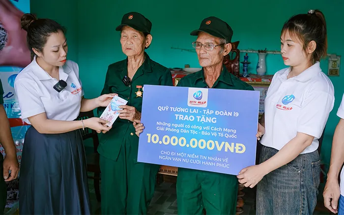 Biểu tượng hỗ trợ khách hàng 24/7 của qq88 okvip.